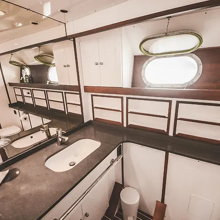Motor Yacht Boatel * Barcelona