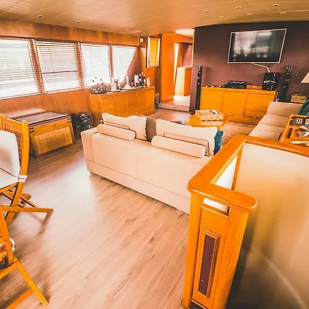 Motor Yacht Boatel * Barcelona