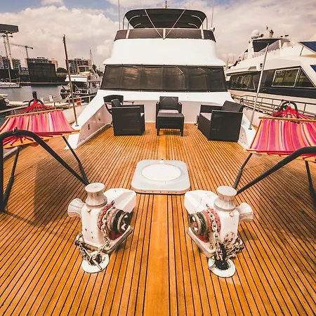 Motor Yacht Boatel Botel *