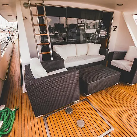 Botel Motor Yacht Boatel *